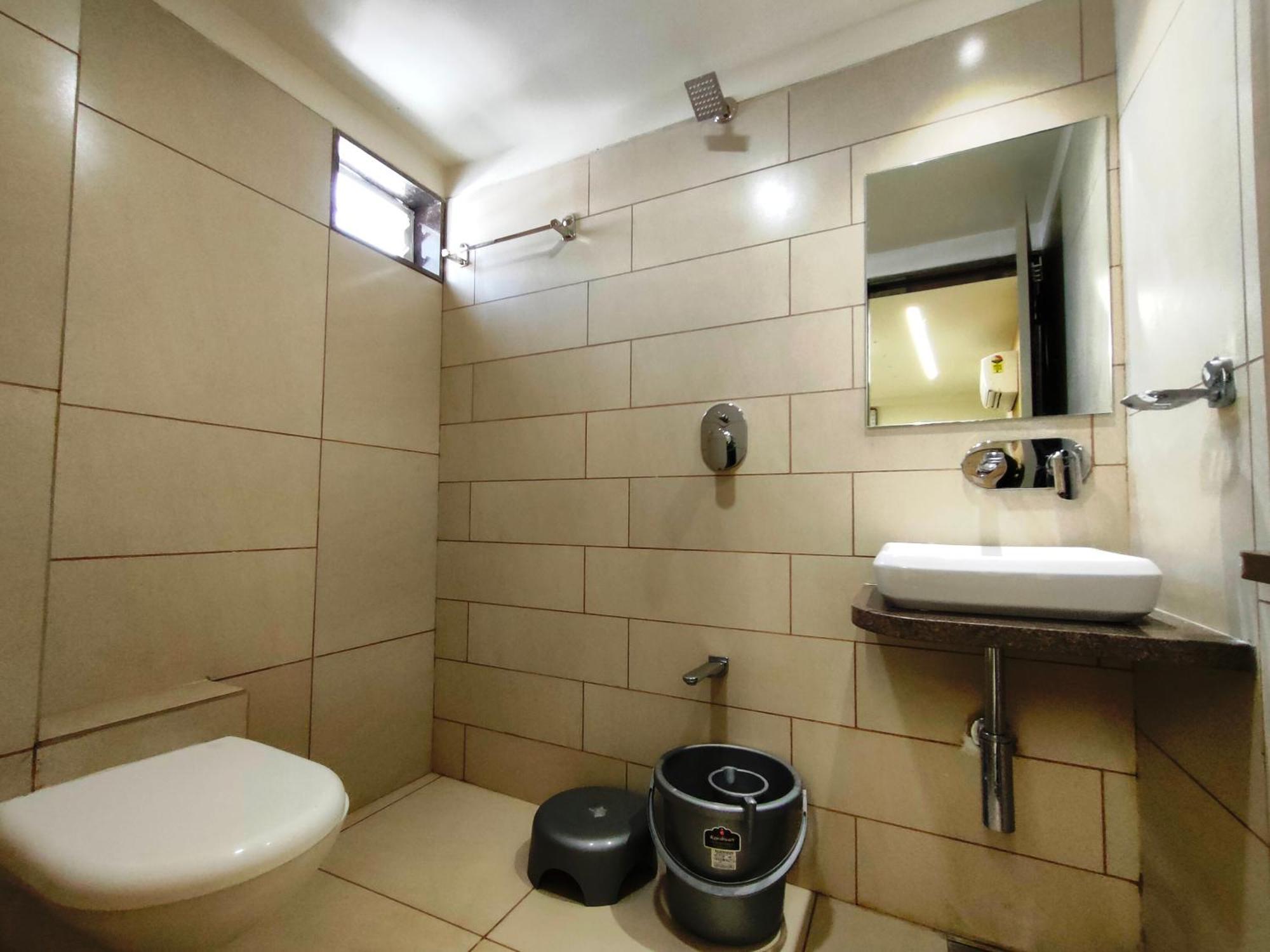 Hotel Kinara Ahmadábád Kültér fotó